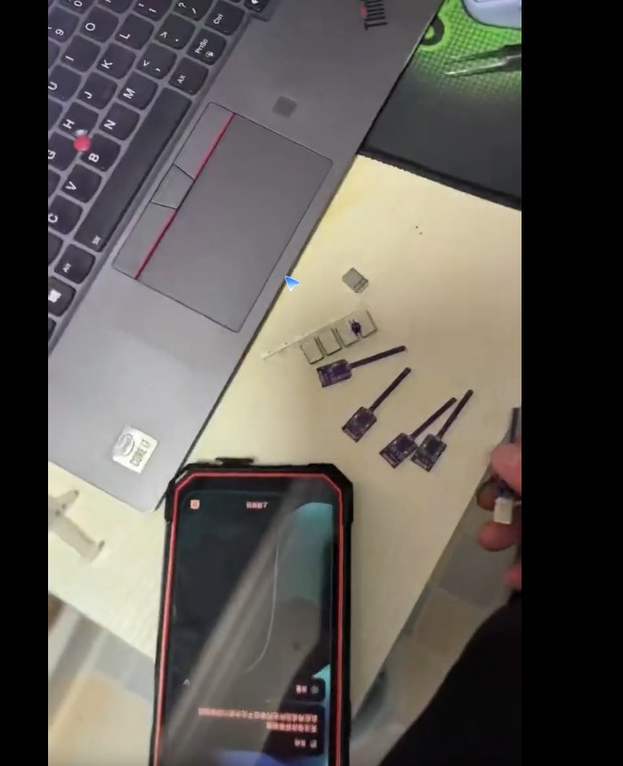 The magnetic field NS detector, portable, mobile phones, chargers, chargers are all drivable, easy to operate, suitable for DIY, electronic development, magnetic experiments and other scenarios.